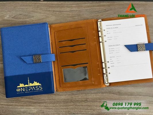Sổ Tay Bìa Còng Màu Xanh – Ép Kim Vàng Logo Doanh Nghiệp ONEPASS