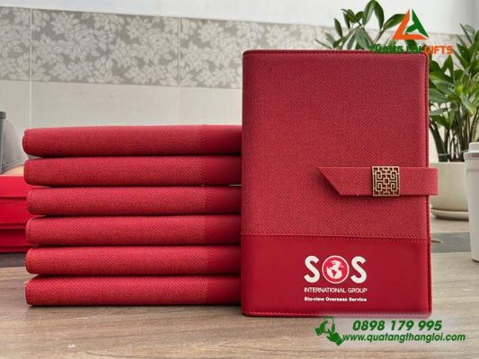 Sổ Tay Bìa Còng Màu Đỏ - In Logo Doanh Nghiệp SOS