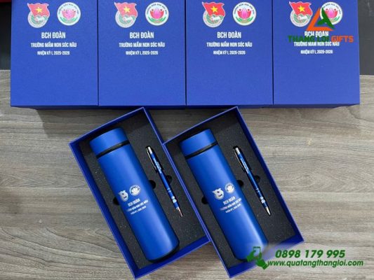 Bộ Quà Tặng (Bình+Bút) – In Khắc Logo Trường Mầm Non Sóc Nâu