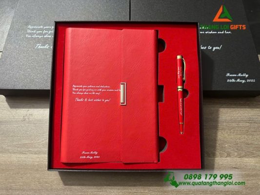 Set Quà Tặng (Sổ+Bút) Màu Đỏ – Khắc Tên,Nội Dung Theo Yêu Cầu
