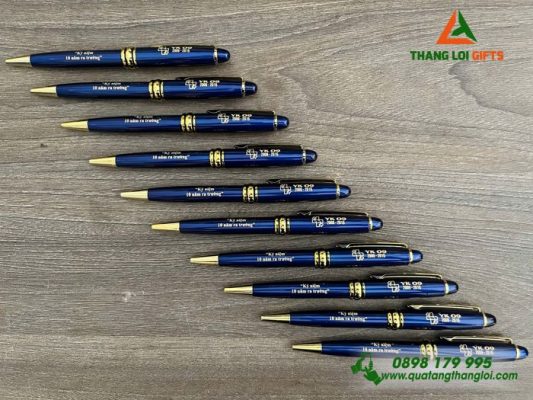 Bút Ký Kim Loại Xoay – Khắc Logo Kỷ Niệm 10 Năm Ra Trường