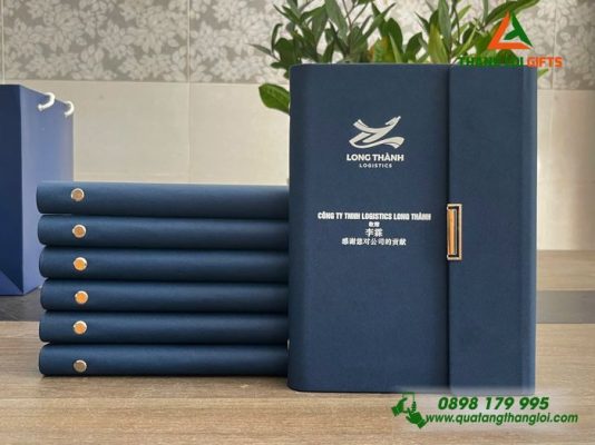 Sổ Tay Bìa Còng Gập 3 – In Logo Doanh Nghiệp Long Thành Logistics