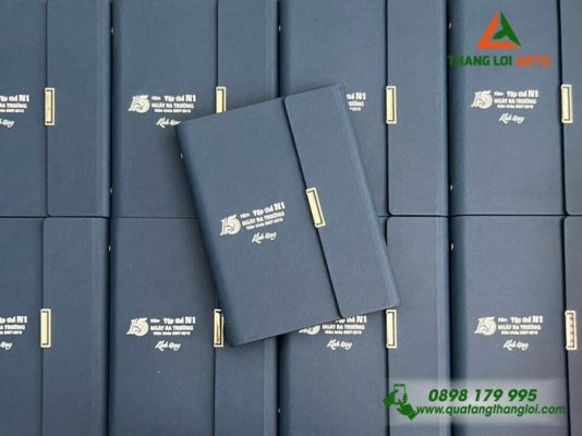 Sổ Tay Bìa Còng Gập 3 – In Logo Kỷ Niệm 15 Năm Ngày Ra Trường
