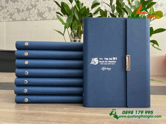 Sổ Tay Bìa Còng Gập 3 – In Logo Kỷ Niệm 15 Năm Ngày Ra Trường