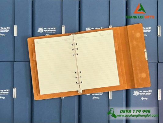 Sổ Tay Bìa Còng Gập 3 – In Logo Kỷ Niệm 15 Năm Ngày Ra Trường