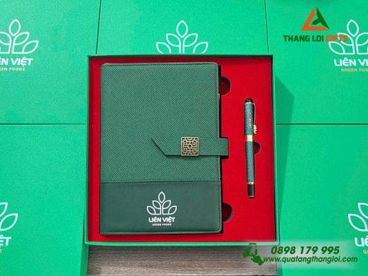 Set Quà Tặng (Sổ+Bút) Xanh Lá – In Khắc Logo Doanh Nghiệp Liên Việt