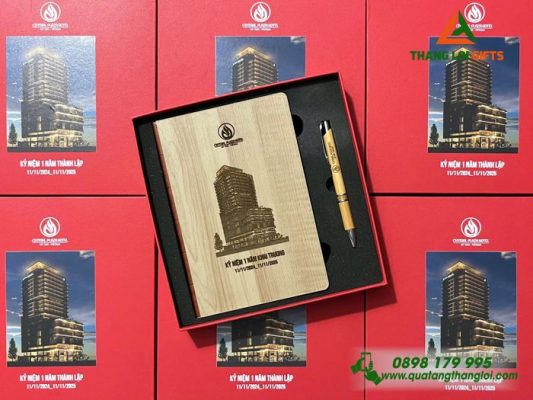 Giftset (Sổ+Bút) Gỗ Tre – In Khắc Logo Central Plaza Hotel