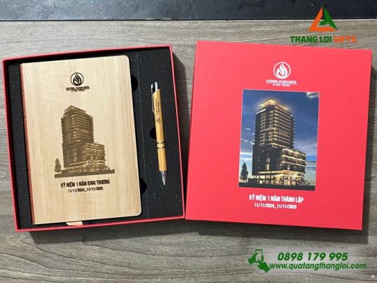 Giftset (Sổ+Bút) Gỗ Tre – In Khắc Logo Central Plaza Hotel