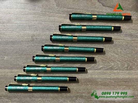 Bút Ký Kim Loại Màu Xanh Lá – Khắc Logo Doanh Nghiệp LIÊN VIỆT