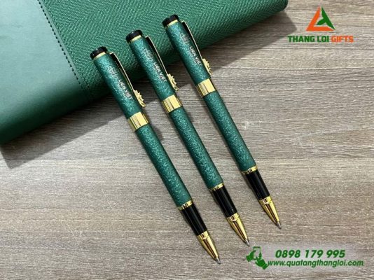 Bút Ký Kim Loại Màu Xanh Lá – Khắc Logo Doanh Nghiệp LIÊN VIỆT