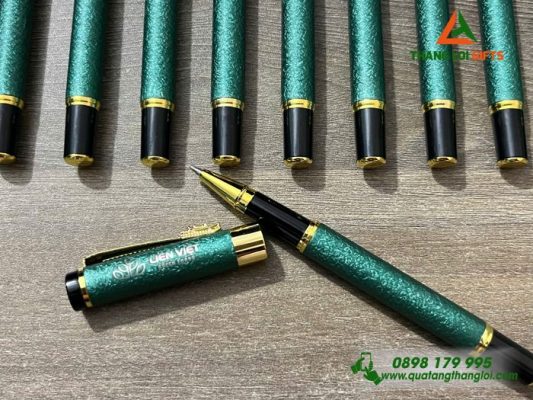 Bút Ký Kim Loại Màu Xanh Lá – Khắc Logo Doanh Nghiệp LIÊN VIỆT