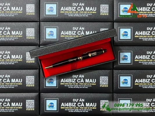 Bút Ký Kim Loại Xoay Màu Đen – In Khắc Logo AI4BZ Cà Mau