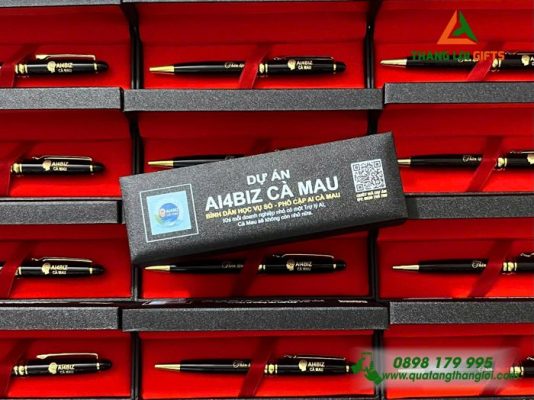 Bút Ký Kim Loại Xoay Màu Đen – In Khắc Logo AI4BZ Cà Mau