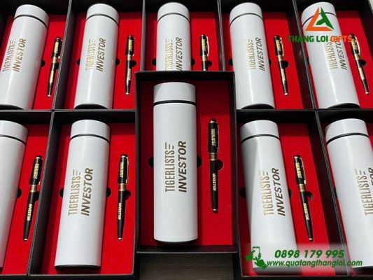 Set Quà Tặng (Bình+Bút) – In Khắc Logo Doanh Nghiệp TIGERLISTS