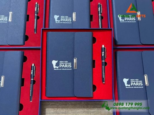 Bộ Quà Tặng (Sổ+Bút) - In Khắc Logo Bệnh Viện Răng Hàm Mặt Paris