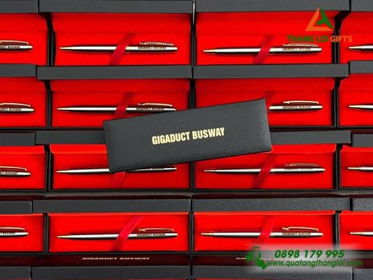 Bộ Bút Ký Kim Loại Xoay – In Khắc Logo Doanh Nghiệp Gigaduct Busway