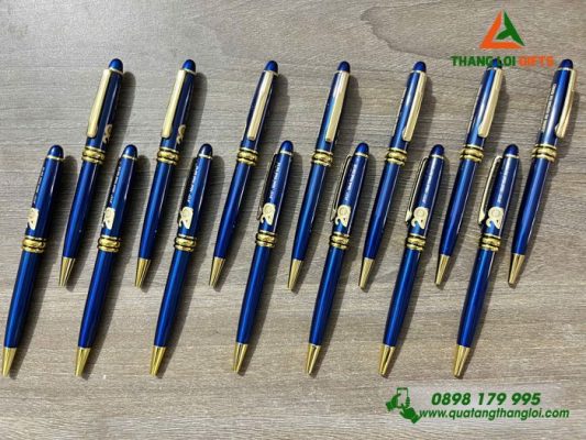 Bút Ký Kim Loại Xoay - Khắc Logo 20 Năm Trường Đại Học Nông Lâm