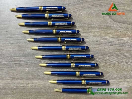 Bút Ký Kim Loại Xoay - Khắc Logo 20 Năm Trường Đại Học Nông Lâm