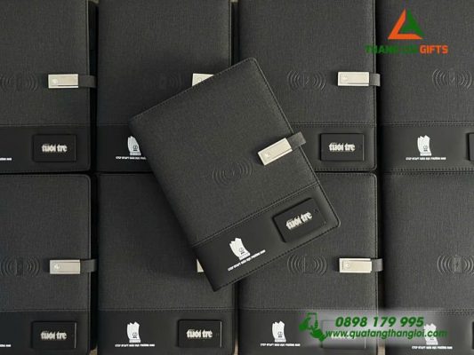 Sổ Tay Đa Năng Màu Đen 8000mAh - Khắc Logo Báo Tuổi Trẻ