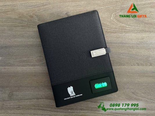 Sổ Tay Đa Năng Màu Đen 8000mAh - Khắc Logo Báo Tuổi Trẻ