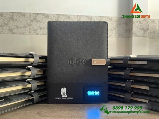 Sổ Tay Đa Năng Màu Đen 8000mAh - Khắc Logo Báo Tuổi Trẻ