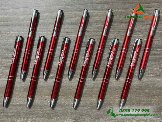 Bộ Bút Bi Kim Loại Bấm Màu Đỏ - In Khắc Merry Christmas
