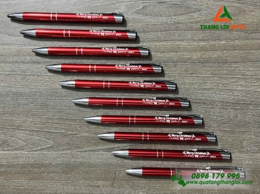 Bộ Bút Bi Kim Loại Bấm Màu Đỏ - In Khắc Merry Christmas