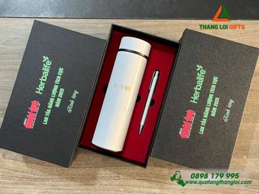 Bộ Quà Tặng (Bình+Bút) Màu Trắng - In Khắc Logo Báo Tuổi Trẻ