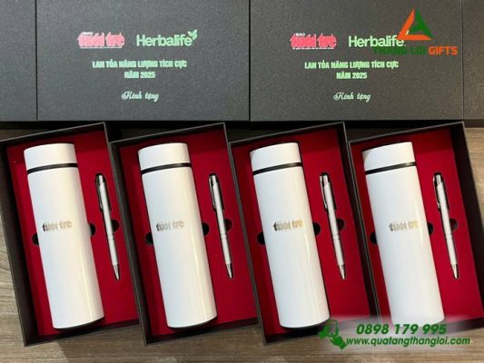 Bộ Quà Tặng (Bình+Bút) Màu Trắng - In Khắc Logo Báo Tuổi Trẻ