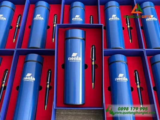 GST 90 – Bộ quà tặng (Bình Giữ Nhiệt + Bút Ký) Màu Xanh - In Khắc Logo NonLa Vietnamese Coffe