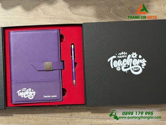 Bộ Quà Tặng (Sổ+Bút) Màu Tím - In Khắc Logo Happy Teacher Day