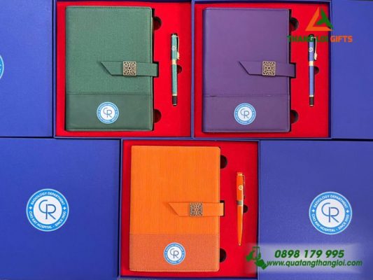 GST 94 – Set Quà Tặng (Sổ+Bút) Màu Tím - In Khắc Logo Làm Quà Tặng 