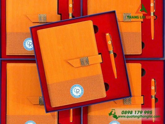 Combo Qùa Tặng (Sổ Tay+Bút Ký) - In Khắc Logo Bệnh Viện Chợ Rẫy