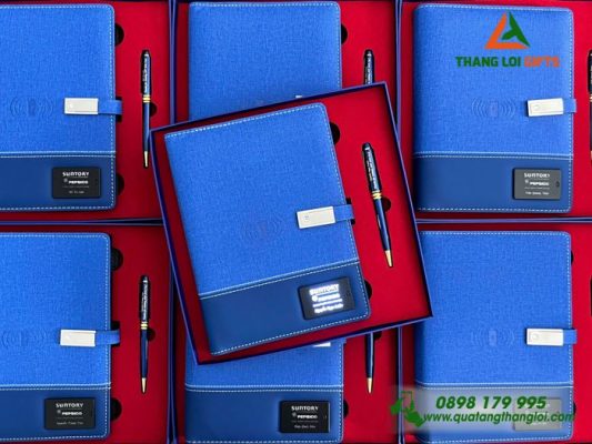 Bộ Quà Tặng (Sổ Đa Năng+Bút Ký) - In Khắc Logo Suntory Pepsico