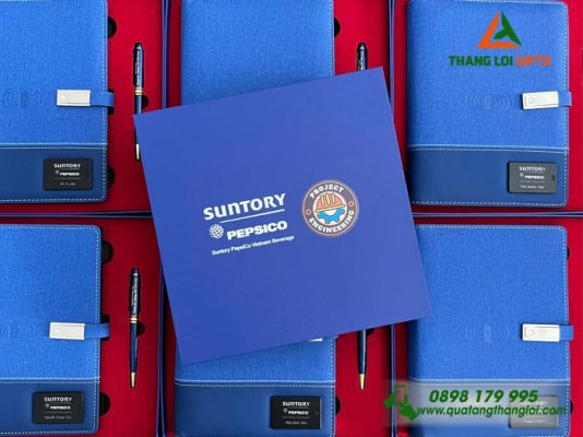 Bộ Quà Tặng (Sổ Đa Năng+Bút Ký) - In Khắc Logo Suntory Pepsico