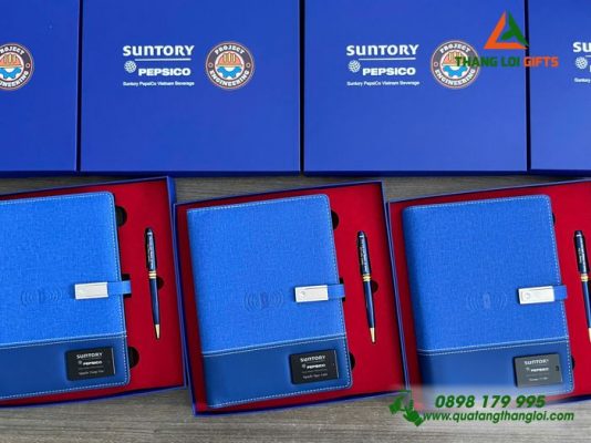 Bộ Quà Tặng (Sổ Đa Năng+Bút Ký) - In Khắc Logo Suntory Pepsico