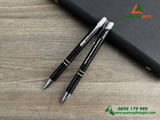 Bút Bi Kim Loại Bấm Màu Đen - Khắc Logo Trường THCS Trần Qúy Cáp