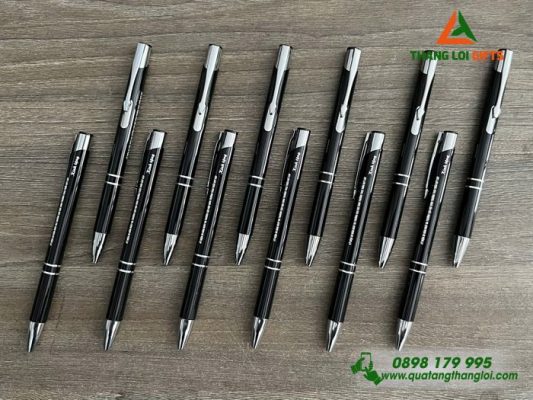 Bút Bi Kim Loại Bấm Màu Đen - Khắc Logo Trường THCS Trần Qúy Cáp