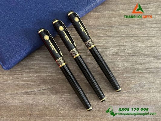 Bút Ký Kim Loại Nắp Màu Đen – Khắc Logo Ban Giảng Huấn Đạo Đức