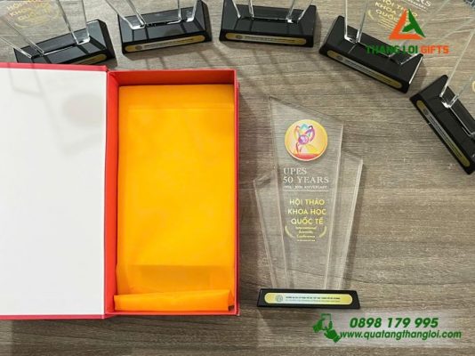 Cúp Pha Lê - In Logo 50 Năm Hội Thảo Khoa Học Quốc Tế