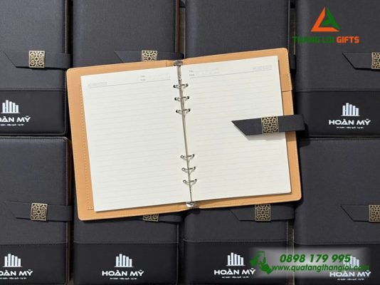 Sổ Tay Bìa Còng Màu Đen - In Logo Doanh Nghiệp Hoàn Mỹ
