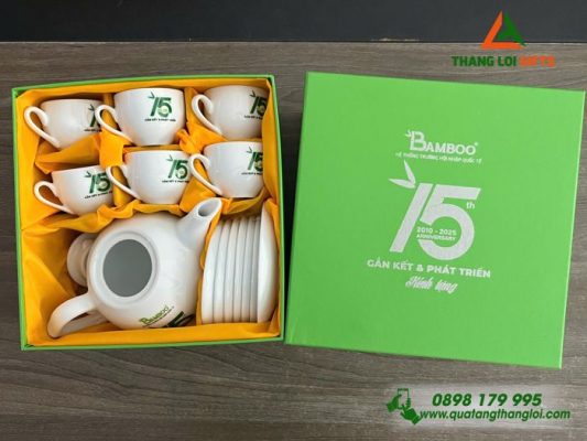Bộ Ấm Trà Bát Tràng – In Logo 15 Năm Doanh Nghiệp BAMBOO