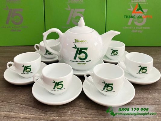 Bộ Ấm Trà Bát Tràng – In Logo 15 Năm Doanh Nghiệp BAMBOO