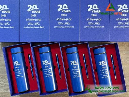 Set Quà Tăng (Bình+Bút) - In Khắc Logo 20 Năm Đồng Hành Và Gắn Bó
