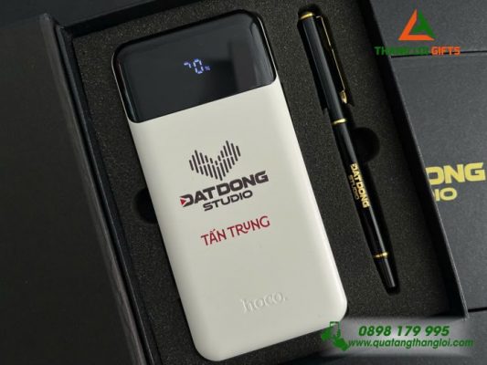 Giftset (Pin Sạc+Bút Ký) - In Khắc Logo Doanh Nghiệp Đất Đồng STUDIO