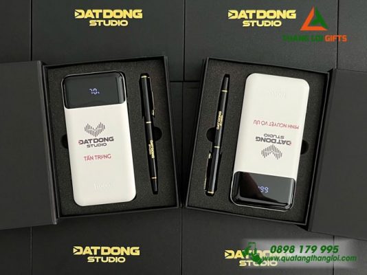 Giftset (Pin Sạc+Bút Ký) - In Khắc Logo Doanh Nghiệp Đất Đồng STUDIO