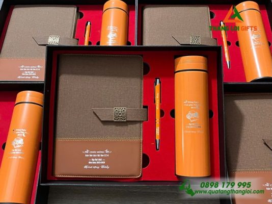 Combo QuàTặng (Sổ+Bình+Bút) - In Khắc Nội Dung Tri Ân Thầy Cô