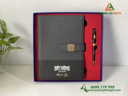 Bộ Quà Tặng (Sổ+Bút) - In Khắc Logo Doanh Nghiệp Đất Đồng Team