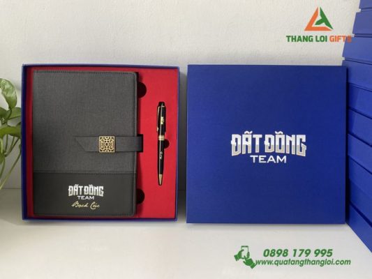 Bộ Quà Tặng (Sổ+Bút) - In Khắc Logo Doanh Nghiệp Đất Đồng Team