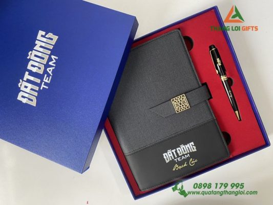 Bộ Quà Tặng (Sổ+Bút) - In Khắc Logo Doanh Nghiệp Đất Đồng Team